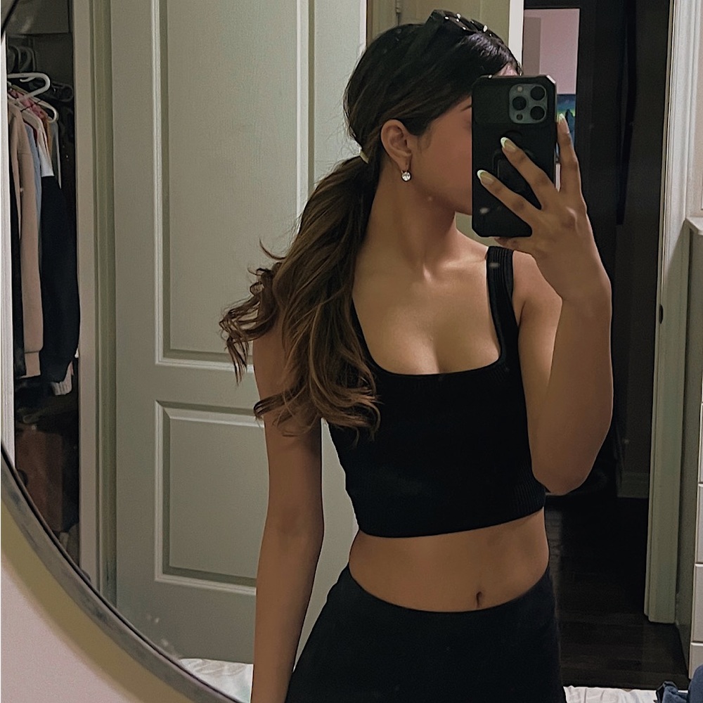Black ARITZIA babatoon top